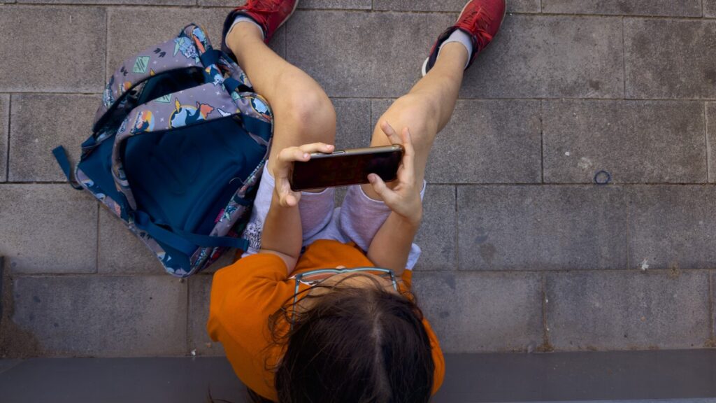 Should young children have smartphones?  These parents in Europe folded their arms and said no